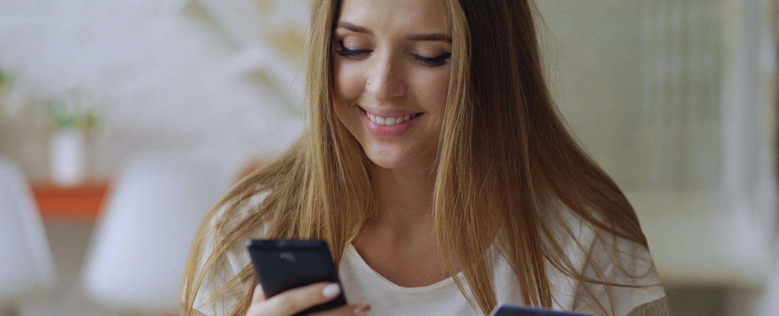 Best Checking Accounts in 2026 [No-Fee, High-Yield & Cash Back Options]