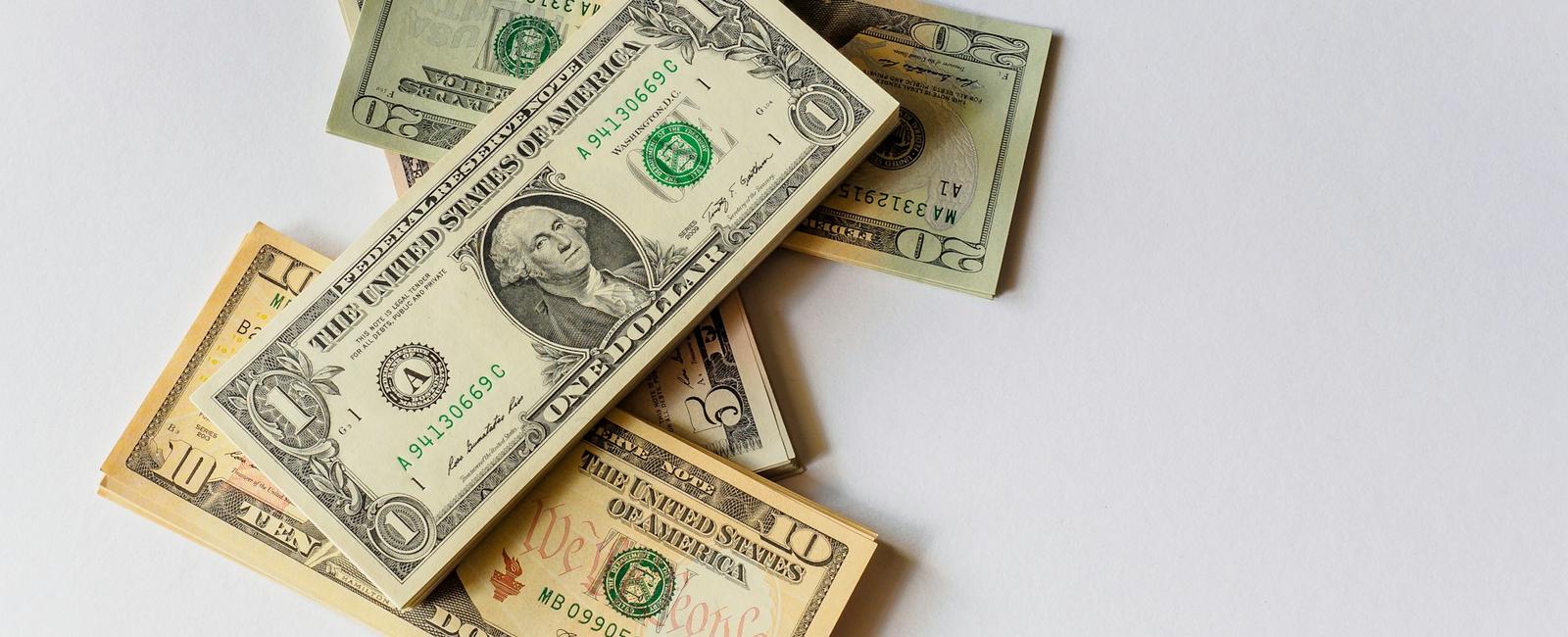 How to Legally Pay Less in Taxes in 2026 - The Complete Strategy Guide for Every Income Level