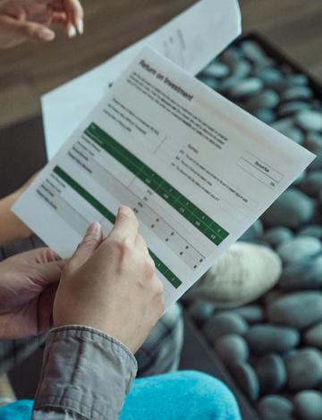 401(k) vs. Roth IRA in 2026 [Which Should You Prioritize First?]