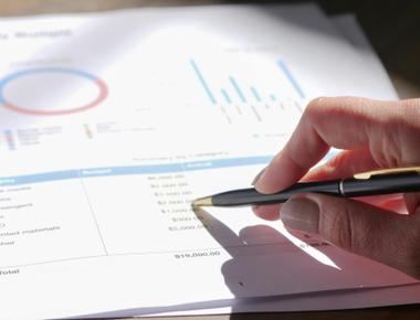 Best Retirement Accounts in 2026 [401(k), IRA, Roth, SEP, HSA & More Compared]