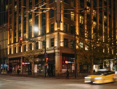 Chase vs. Bank of America in 2026 [Which Bank Is Better for Your Needs?]