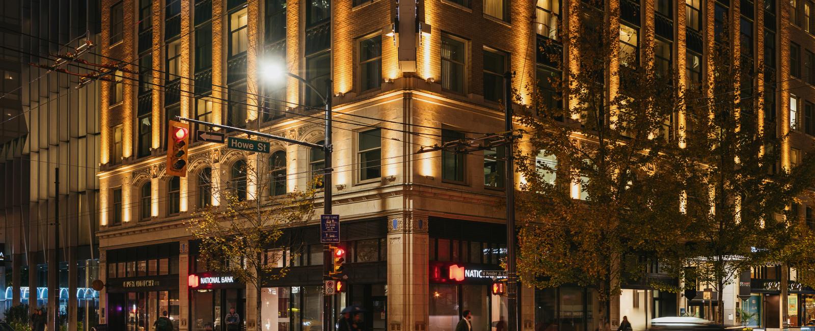 Chase vs. Bank of America in 2026 [Which Bank Is Better for Your Needs?]